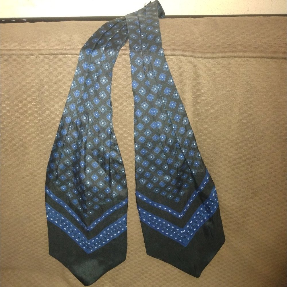 ❤️CHRISTIAN DIOR NAVY/Light Blue Silk Ascot Tie Scarf BERGDORF GOODMAN ITALY - Picture 2 of 6